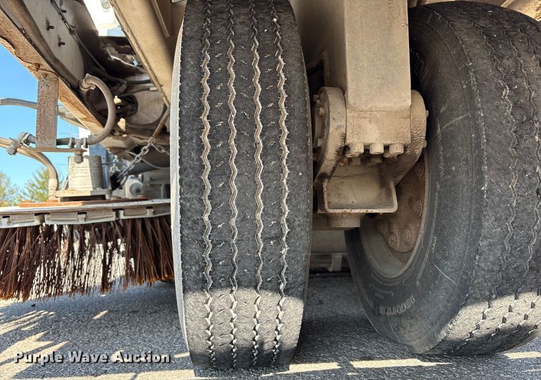 image for item EC4408 2014 Global Environmental Products Inc Street sweeper sweeper