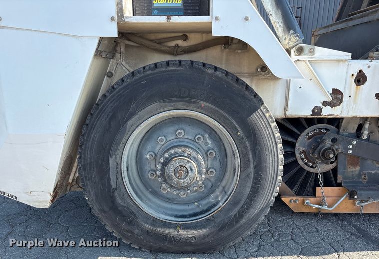 image for item EC4408 2014 Global Environmental Products Inc Street sweeper sweeper