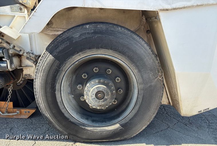 image for item EC4408 2014 Global Environmental Products Inc Street sweeper sweeper