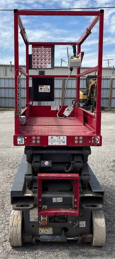 image for item EC4415 2016 Skyjack SJIII 3219 scissor lift