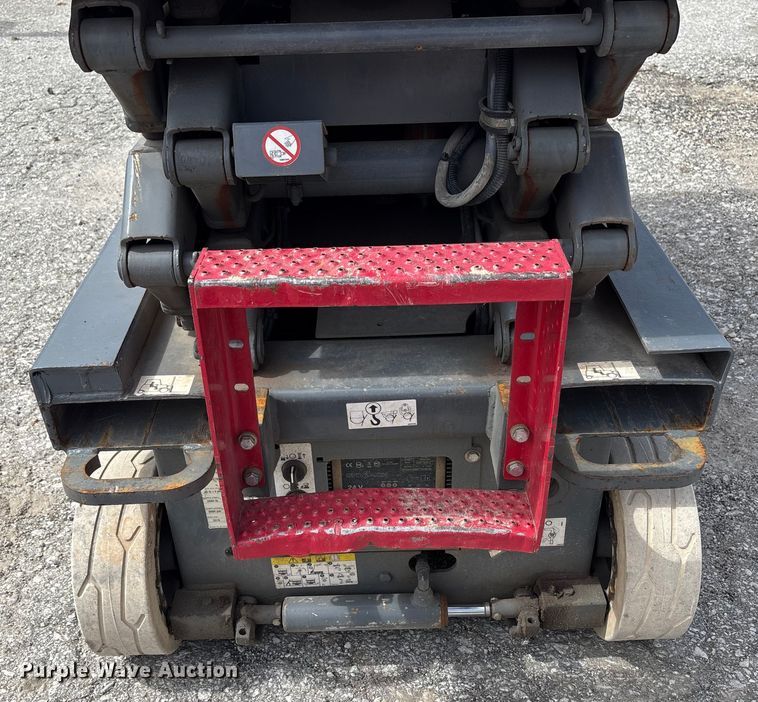 image for item EC4415 2016 Skyjack SJIII 3219 scissor lift