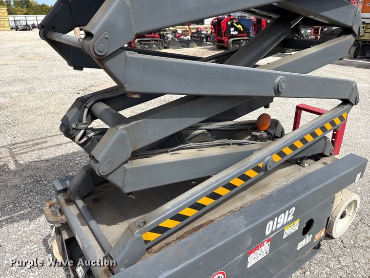 image for item EC4415 2016 Skyjack SJIII 3219 scissor lift