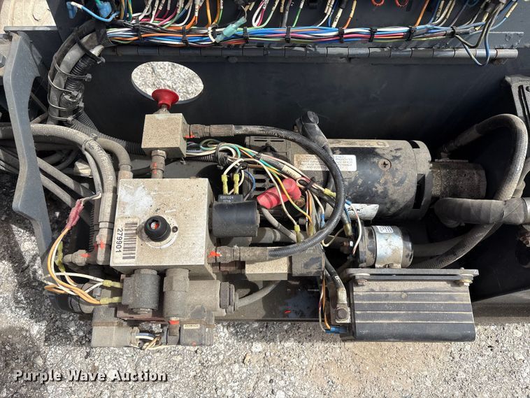 image for item EC4415 2016 Skyjack SJIII 3219 scissor lift