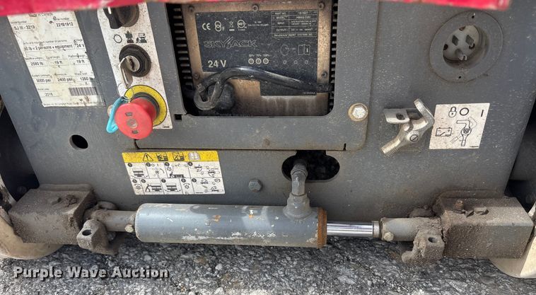 image for item EC4415 2016 Skyjack SJIII 3219 scissor lift