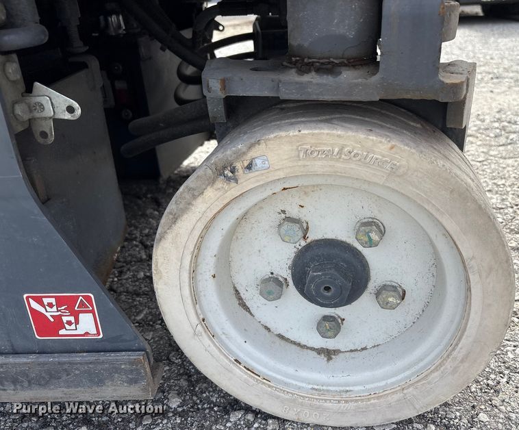 image for item EC4415 2016 Skyjack SJIII 3219 scissor lift