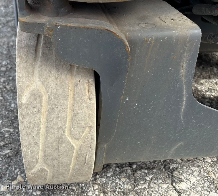 image for item EC4415 2016 Skyjack SJIII 3219 scissor lift