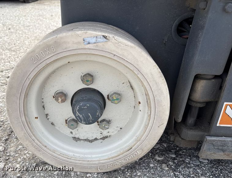 image for item EC4415 2016 Skyjack SJIII 3219 scissor lift