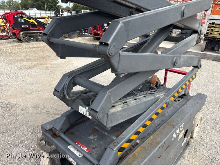 image for item EC4416 2016 Skyjack SJIII 3219 scissor lift