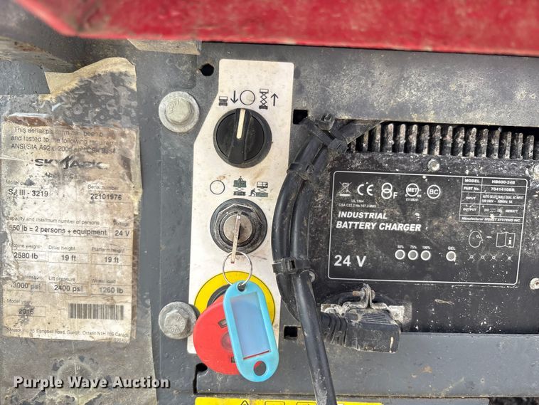 image for item EC4416 2016 Skyjack SJIII 3219 scissor lift