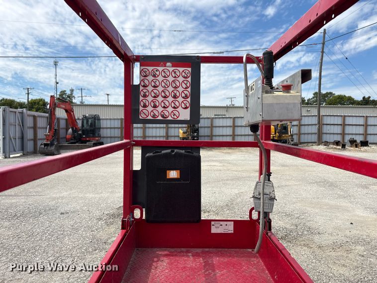 image for item EC4416 2016 Skyjack SJIII 3219 scissor lift