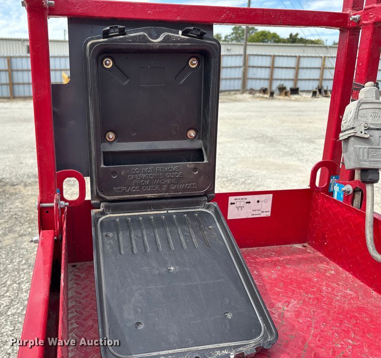 image for item EC4416 2016 Skyjack SJIII 3219 scissor lift