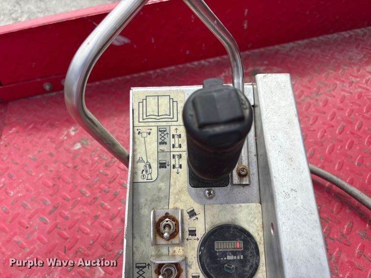 image for item EC4416 2016 Skyjack SJIII 3219 scissor lift