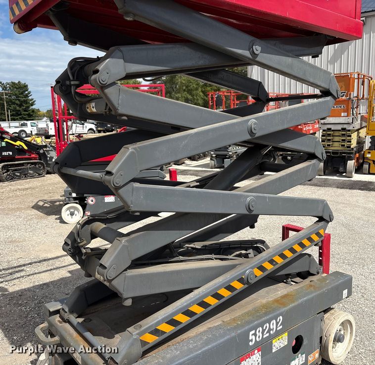 image for item EC4417 Skyjack SJIII 3219 scissor lift