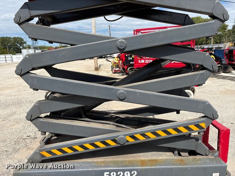 image for item EC4417 Skyjack SJIII 3219 scissor lift