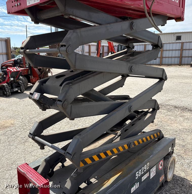 image for item EC4417 Skyjack SJIII 3219 scissor lift