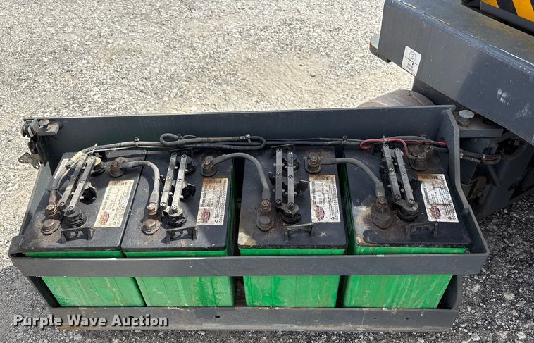 image for item EC4417 Skyjack SJIII 3219 scissor lift