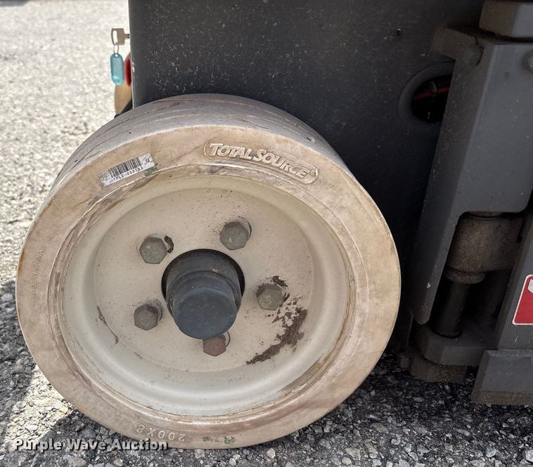 image for item EC4417 Skyjack SJIII 3219 scissor lift