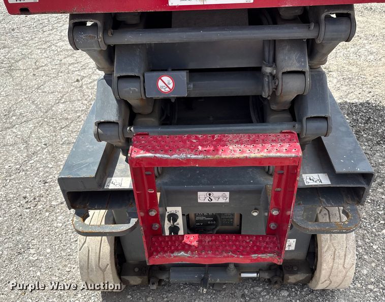 image for item EC4418 Skyjack SJIII 3219 scissor lift