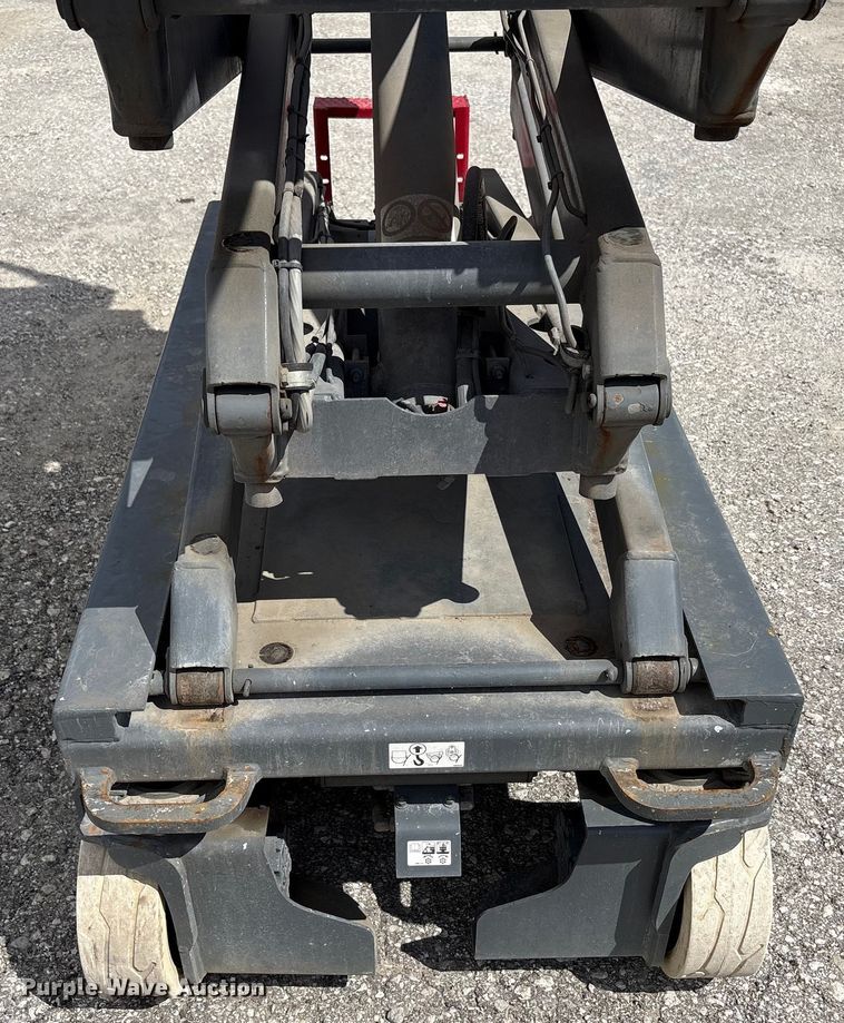 image for item EC4418 Skyjack SJIII 3219 scissor lift