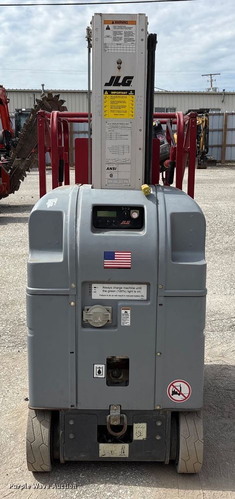 image for item EC4419 2012 JLG 20MVL vertical lift