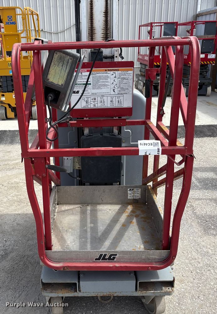 image for item EC4419 2012 JLG 20MVL vertical lift