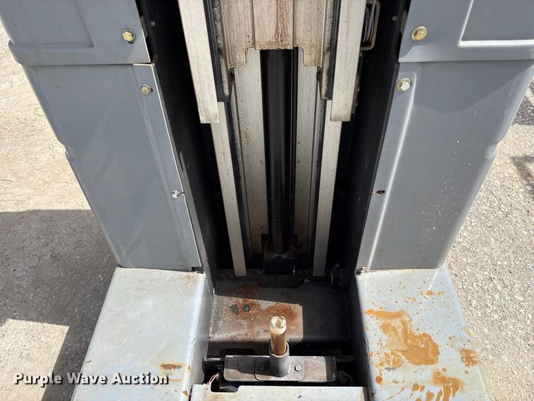 image for item EC4419 2012 JLG 20MVL vertical lift