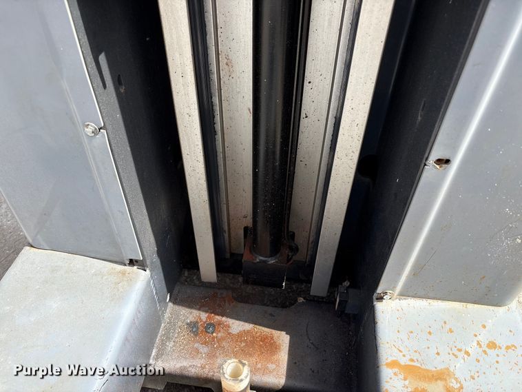 image for item EC4419 2012 JLG 20MVL vertical lift