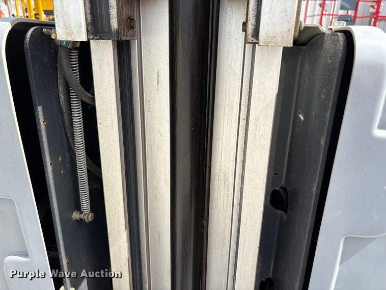 image for item EC4419 2012 JLG 20MVL vertical lift