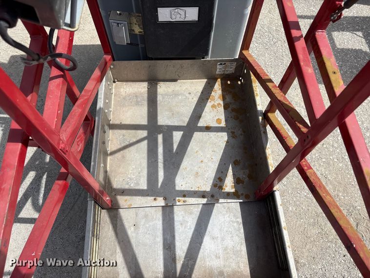 image for item EC4419 2012 JLG 20MVL vertical lift