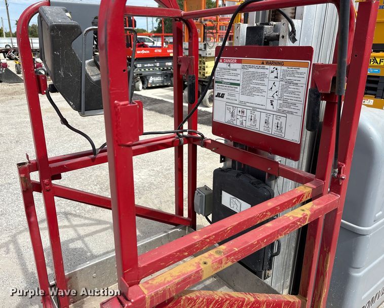 image for item EC4419 2012 JLG 20MVL vertical lift
