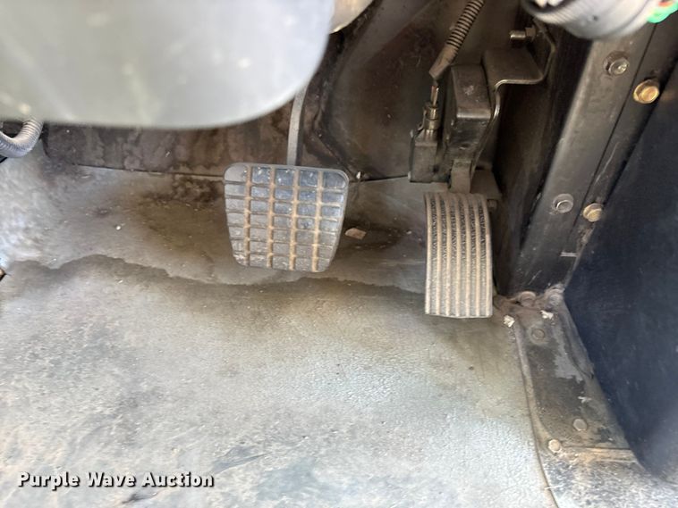 image for item EC7998 2008 Blue Bird Vision school bus