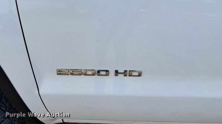 image for item ED2209 2015 GMC Sierra 2500HD pickup truck