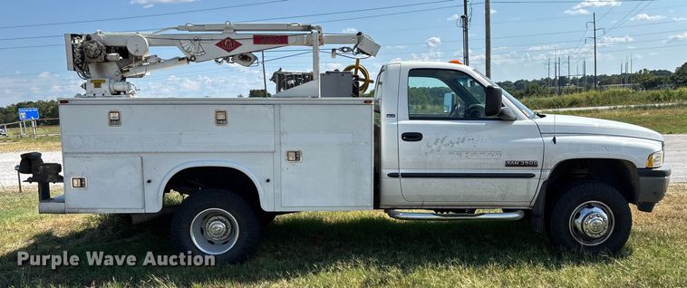 image for item ED2213 2002 Dodge Ram 3500 utility bed pickup truck