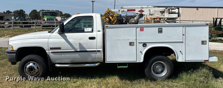 image for item ED2213 2002 Dodge Ram 3500 utility bed pickup truck