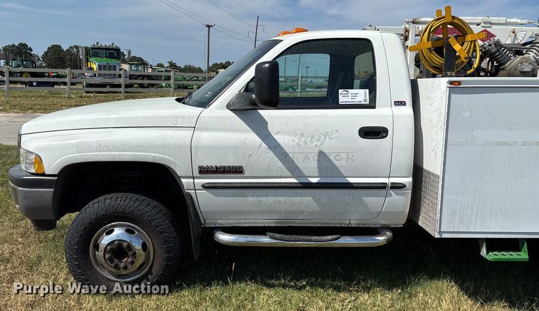 image for item ED2213 2002 Dodge Ram 3500 utility bed pickup truck