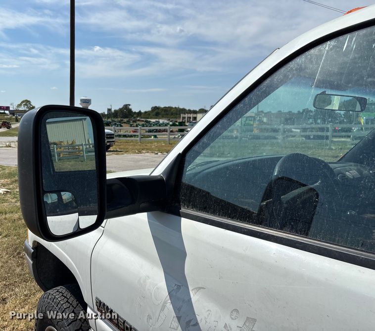 image for item ED2213 2002 Dodge Ram 3500 utility bed pickup truck