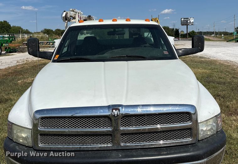 image for item ED2213 2002 Dodge Ram 3500 utility bed pickup truck