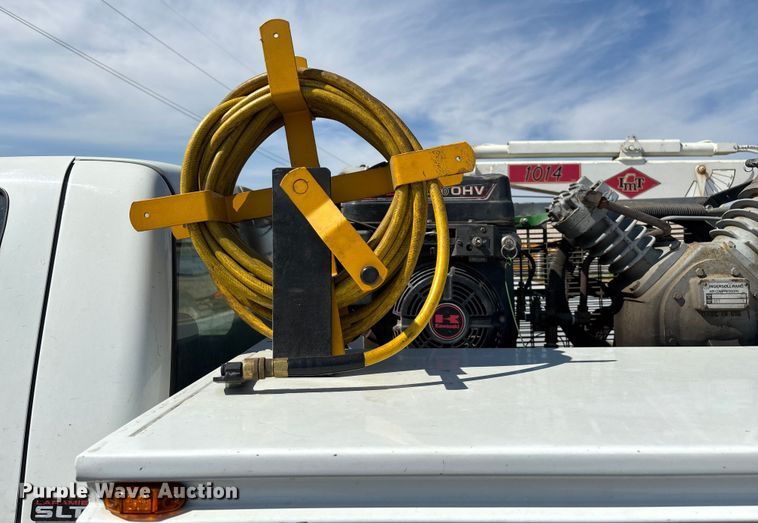 image for item ED2213 2002 Dodge Ram 3500 utility bed pickup truck