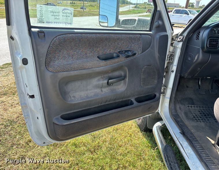 image for item ED2213 2002 Dodge Ram 3500 utility bed pickup truck