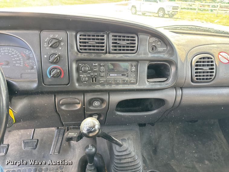 image for item ED2213 2002 Dodge Ram 3500 utility bed pickup truck