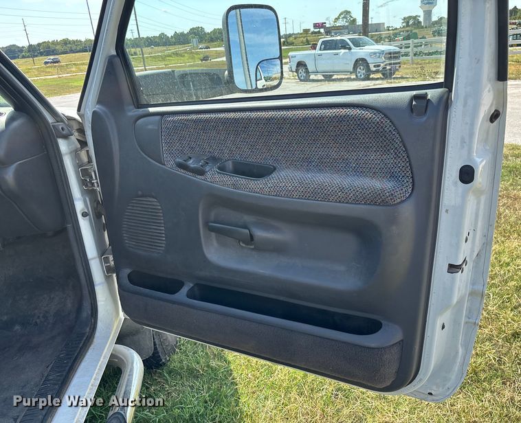 image for item ED2213 2002 Dodge Ram 3500 utility bed pickup truck