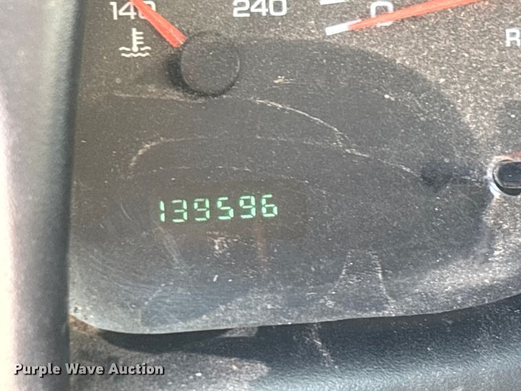 image for item ED2213 2002 Dodge Ram 3500 utility bed pickup truck