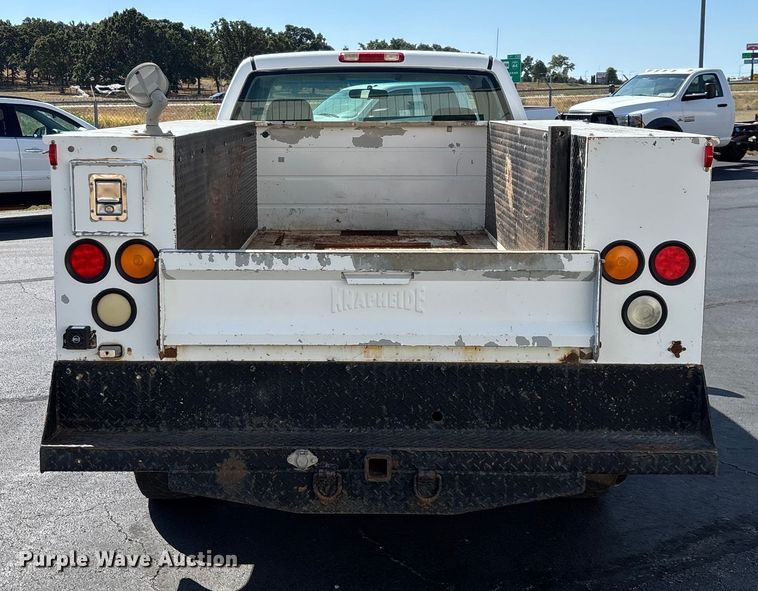 image for item ED2214 2005 Chevrolet Silverado 3500 utility bed pickup truck