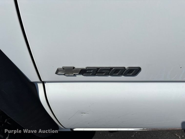 image for item ED2214 2005 Chevrolet Silverado 3500 utility bed pickup truck