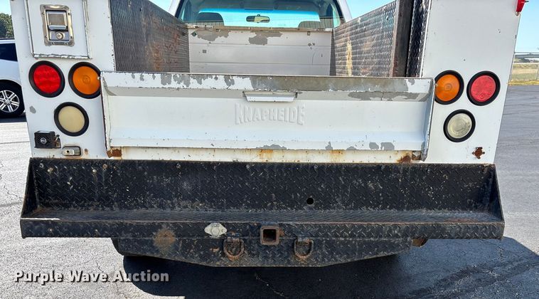 image for item ED2214 2005 Chevrolet Silverado 3500 utility bed pickup truck