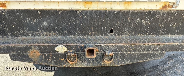 image for item ED2214 2005 Chevrolet Silverado 3500 utility bed pickup truck