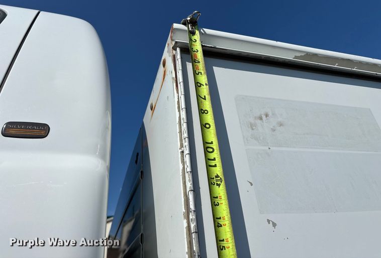 image for item ED2214 2005 Chevrolet Silverado 3500 utility bed pickup truck