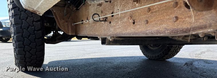 image for item ED2214 2005 Chevrolet Silverado 3500 utility bed pickup truck