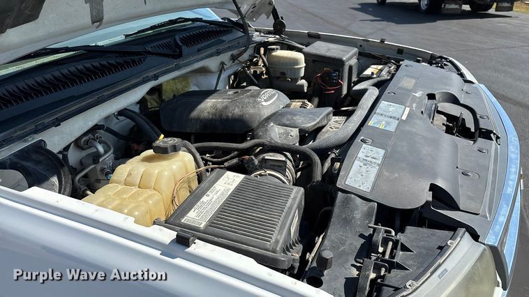 image for item ED2214 2005 Chevrolet Silverado 3500 utility bed pickup truck