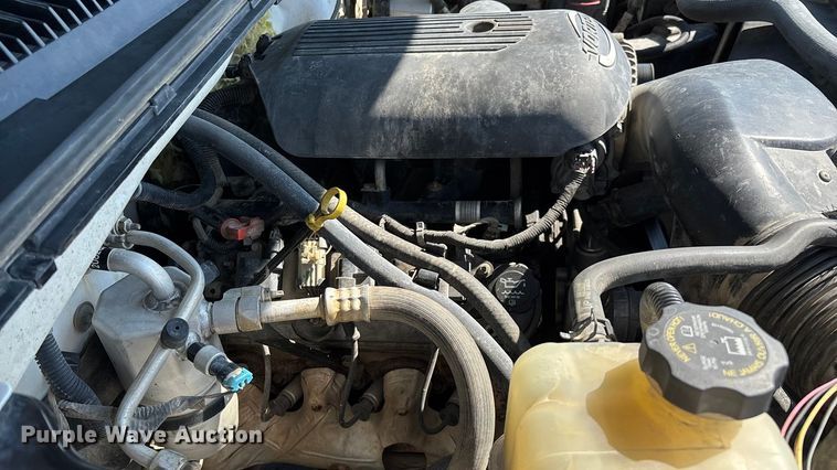 image for item ED2214 2005 Chevrolet Silverado 3500 utility bed pickup truck